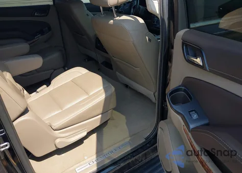 2019 Chevrolet Suburban Premier из США, поврежденный, VIN 1GNSCJKC5KR304766